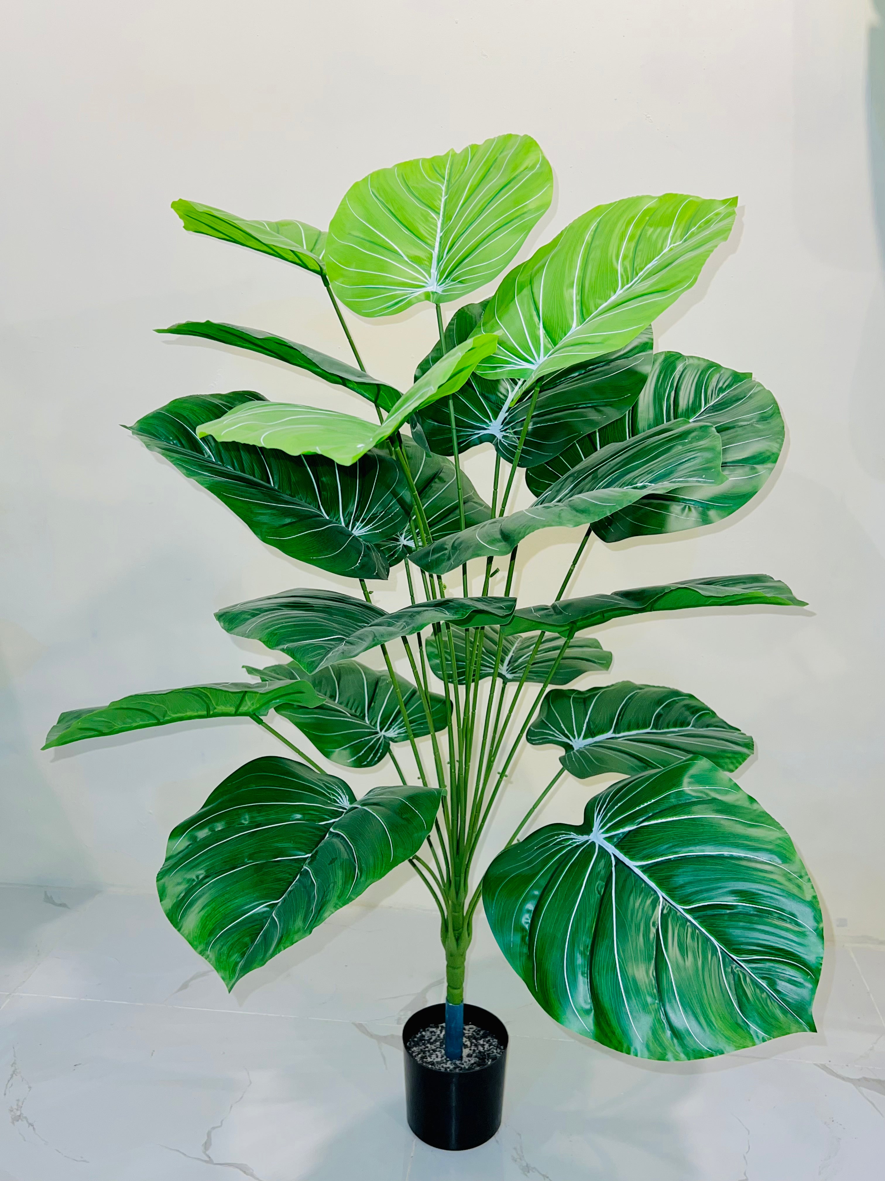 🪴 Elegant Large Green Leaf Decorative Plant