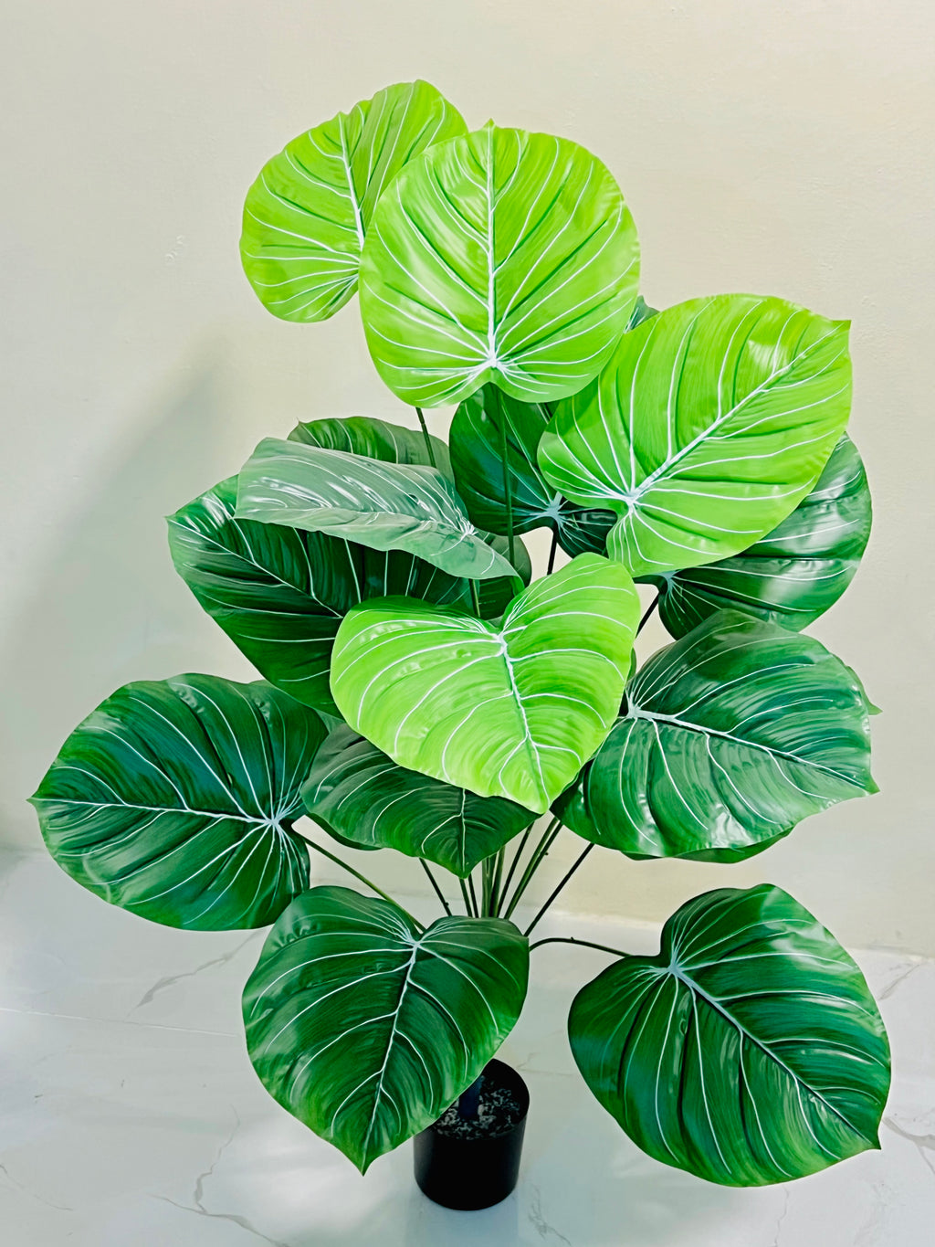 🪴 Elegant Large Green Leaf Decorative Plant